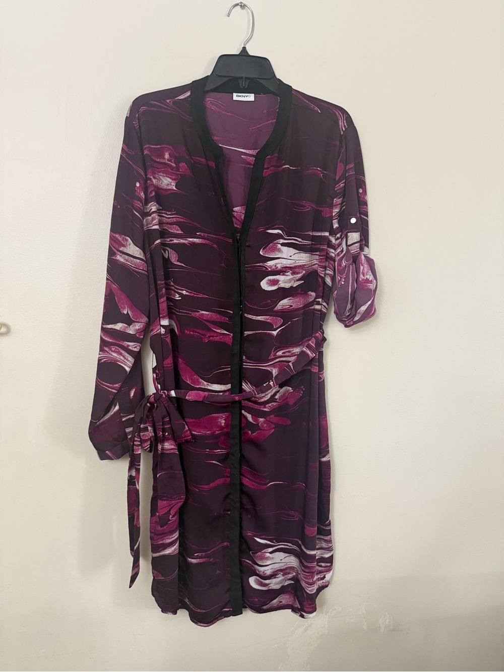 Lightweight Women's dress shirt in Plum Swirl